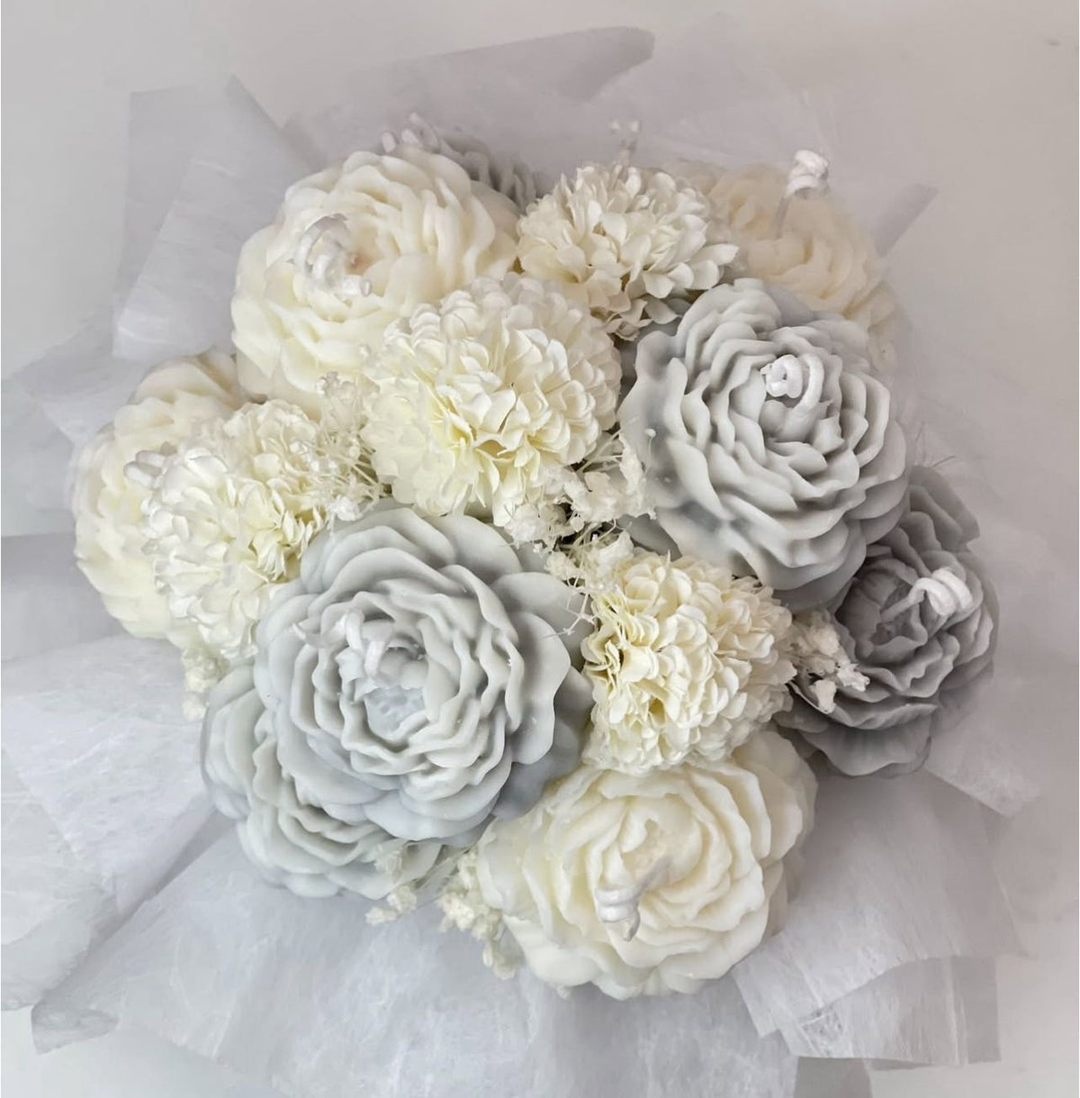 Bouquet Eleganza Grigio Perla – Fiori Artigianali Eterni